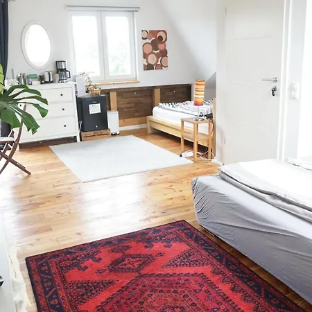 Grosses Dachzimmer Vor Den Toren Koelns