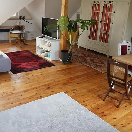 Grosses Dachzimmer Vor Den Toren Koelns Alloggio in famiglia Frechen